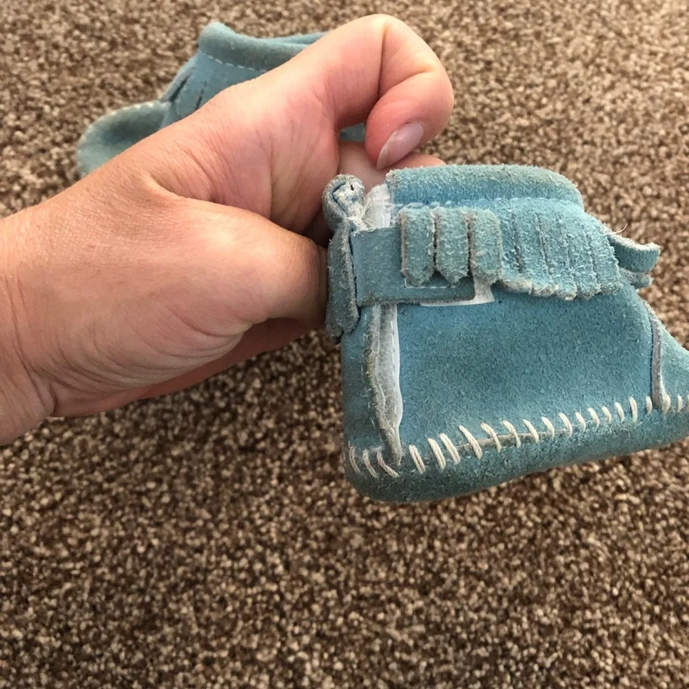 Minnetonka baby infant size 3 blue suede leather fringe booties shoes moccasins